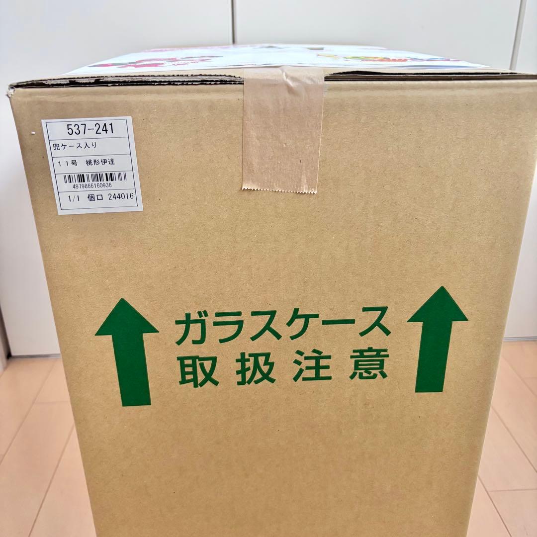 新品 五月人形 吉徳 伊達政宗 兜 ケース 飾り 三日月 アクリルケース入り