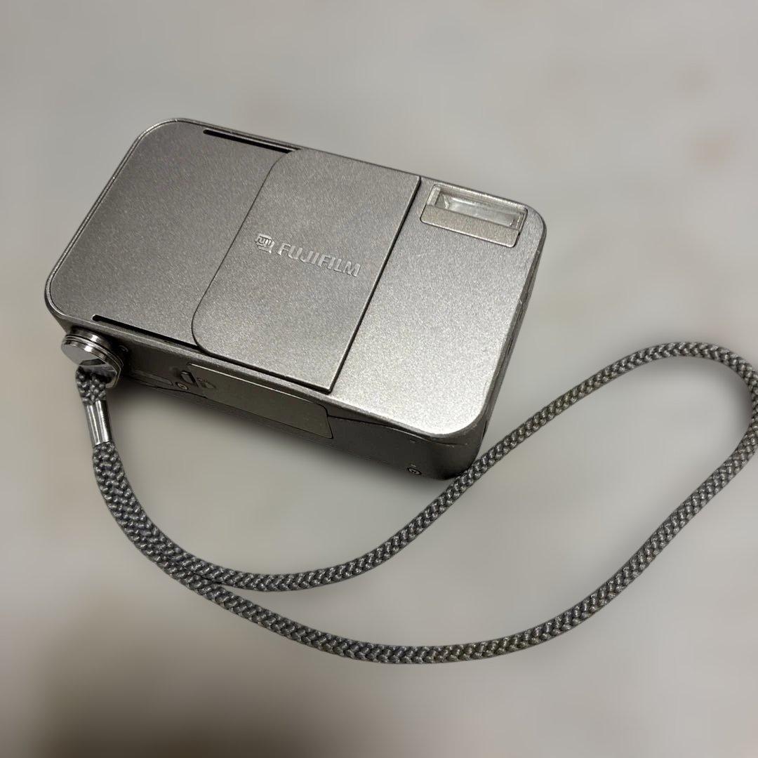 【フィルムカメラ】【ジャンク】富士フイルムCARDIA mini TIARA