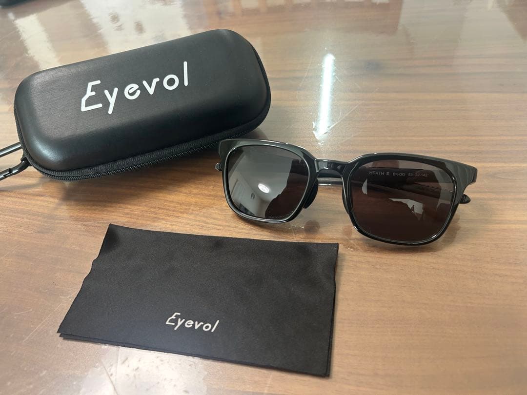 えーさくさん専用　Eyevol(アイヴォル)サングラス