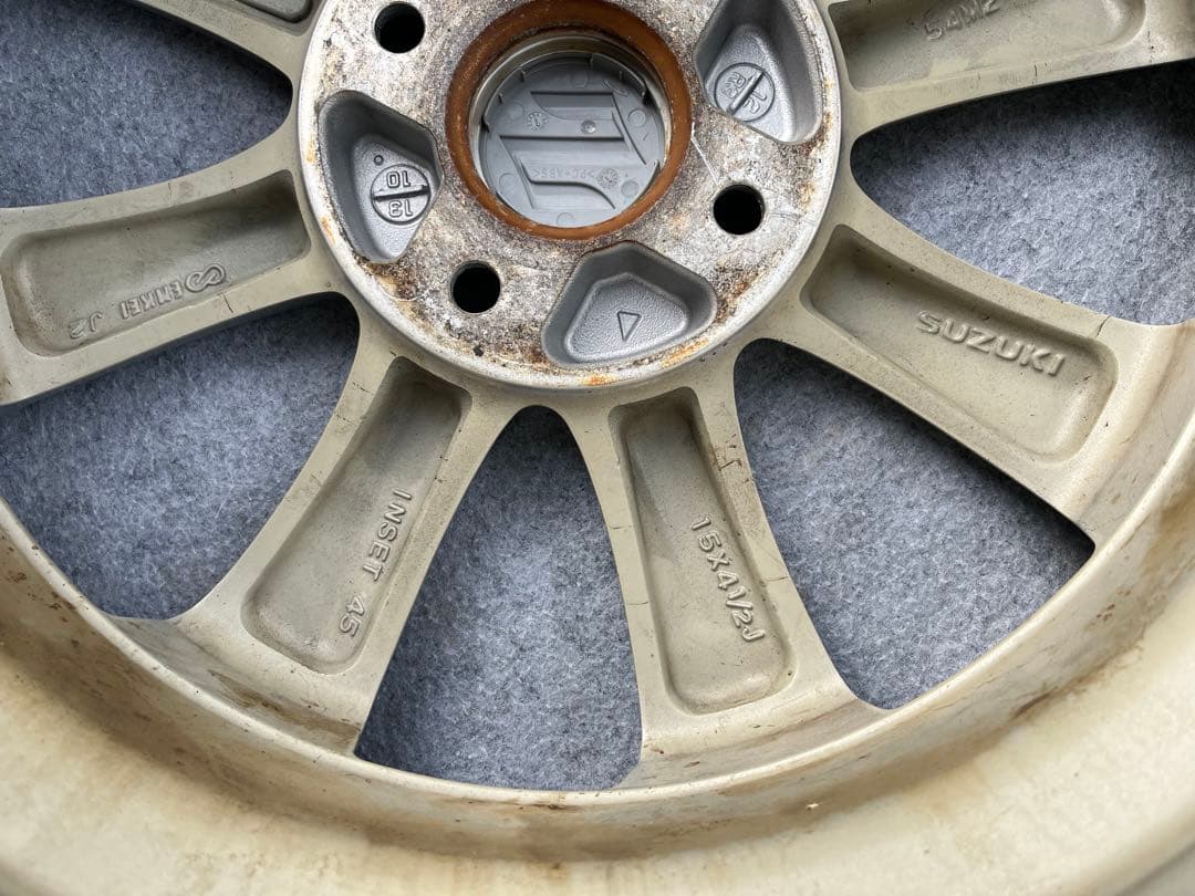 値下げしました❗️ 送料込みです❗️ガリ傷無し！スズキ純正ホイール15インチ