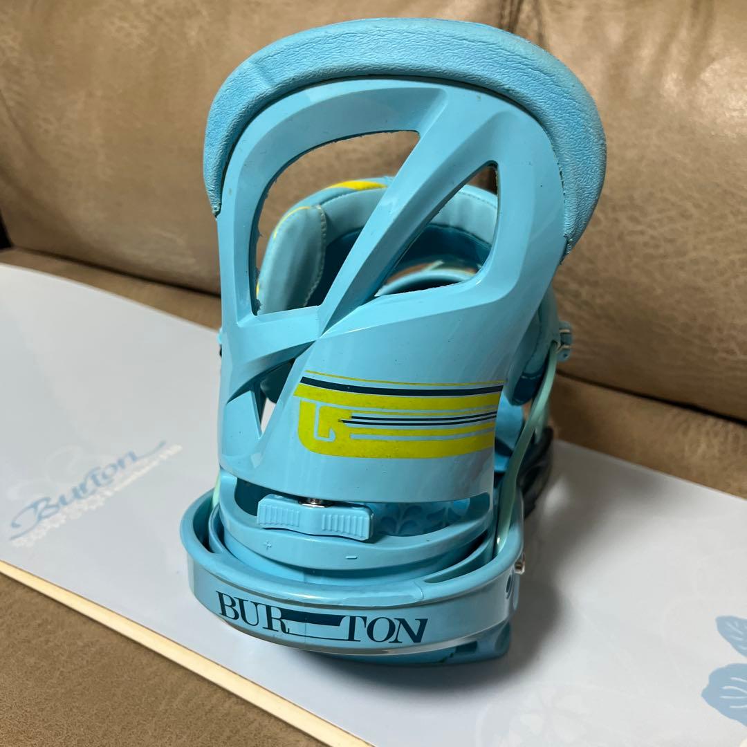 BURTON FEATHER 143 × BURTON SCRIBE M