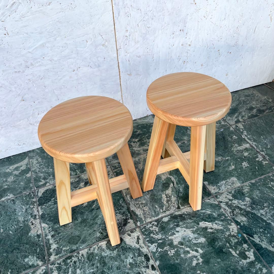 あんず　国産ひのき　丸椅子2脚とおがくず