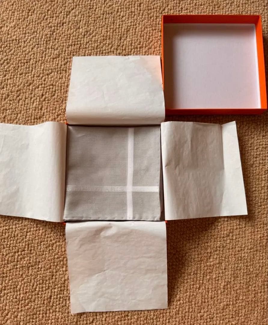 新品未使用 エルメス HERMES ハンカチ 2枚セット グレーピンク紙袋リボン