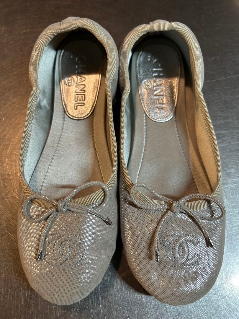 CHANELシャネル ルームシューズ新品未使用　室内履き　シルバー 35