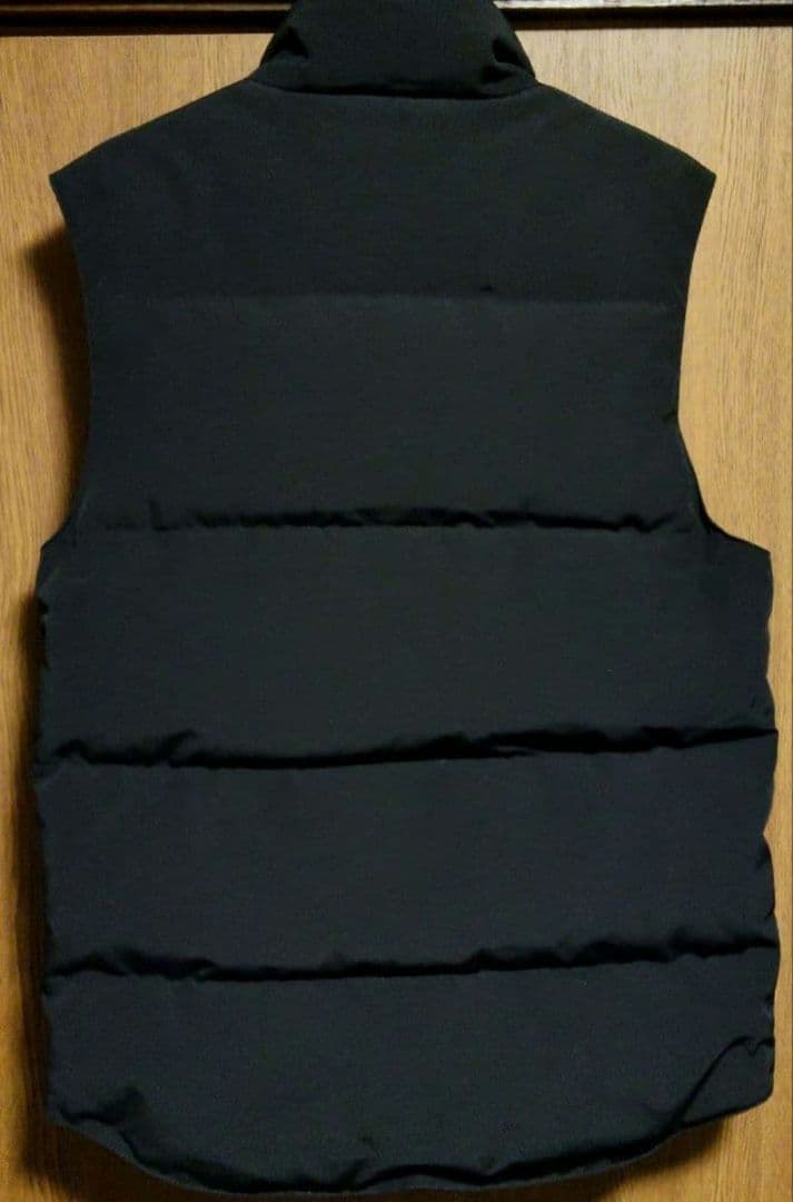 カナダグース ガーソンベスト ブラックレーベル サイズS 2081MB