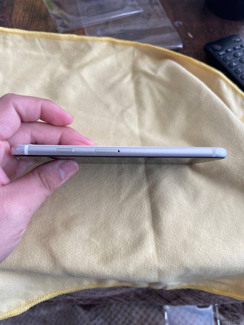 iPhone SE2 第2世代 64GB ホワイト