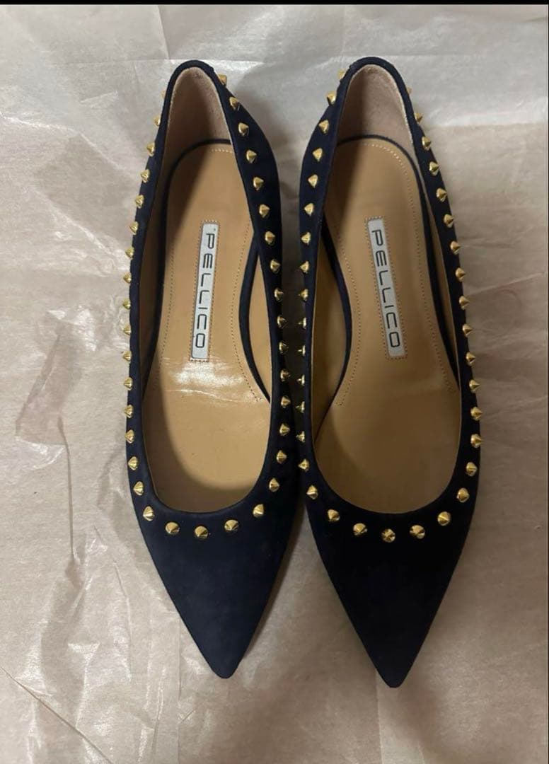 PELLICO スタッズ付きネイビーフラットシューズ