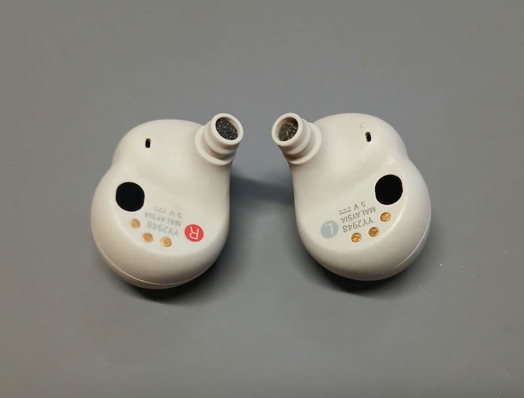 SONY　WF-1000XM4　ワイヤレス　ノイズキャンセリング　イヤホン　⑤