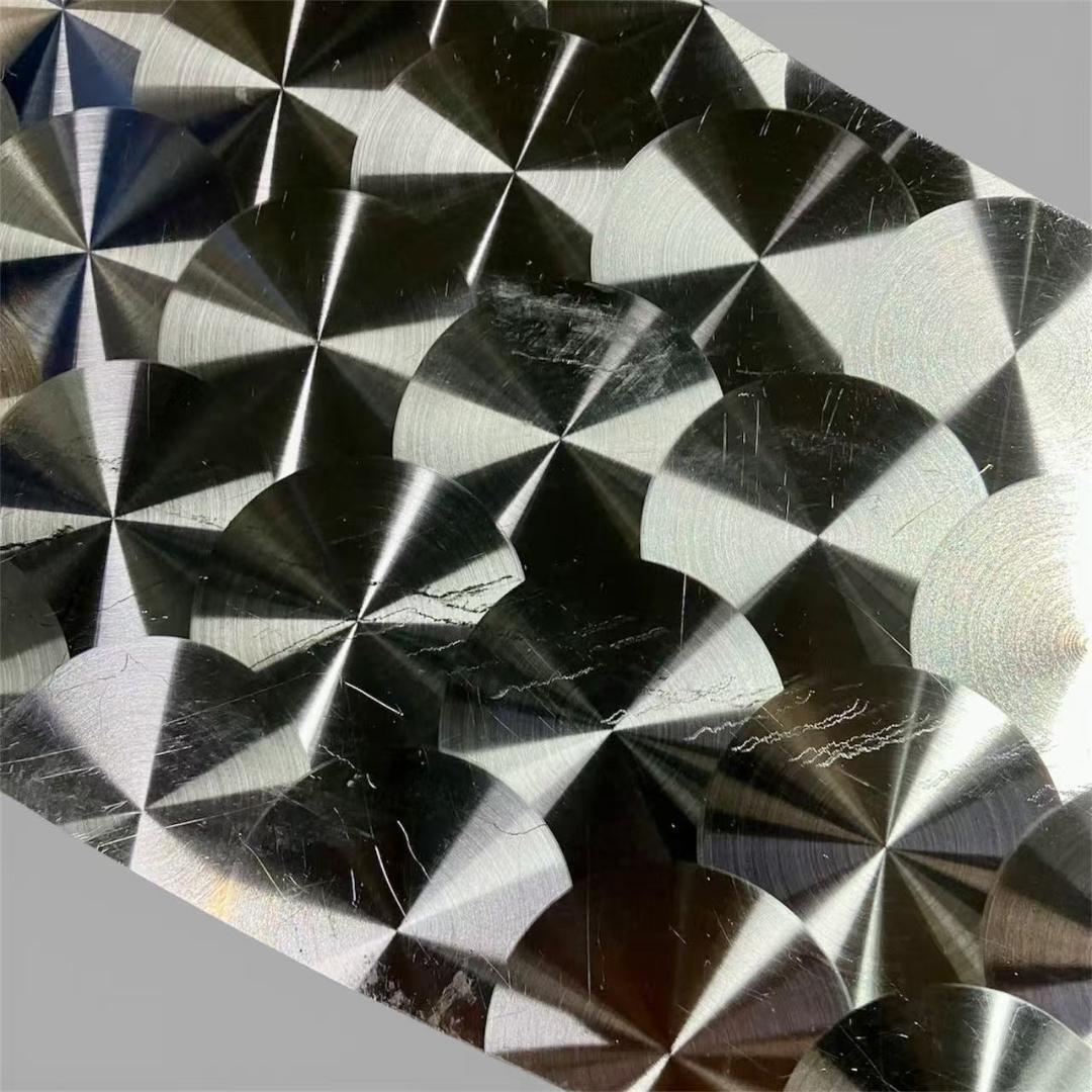 0656 日野 レンジャープロ フェンダーパネル ウロコ柄