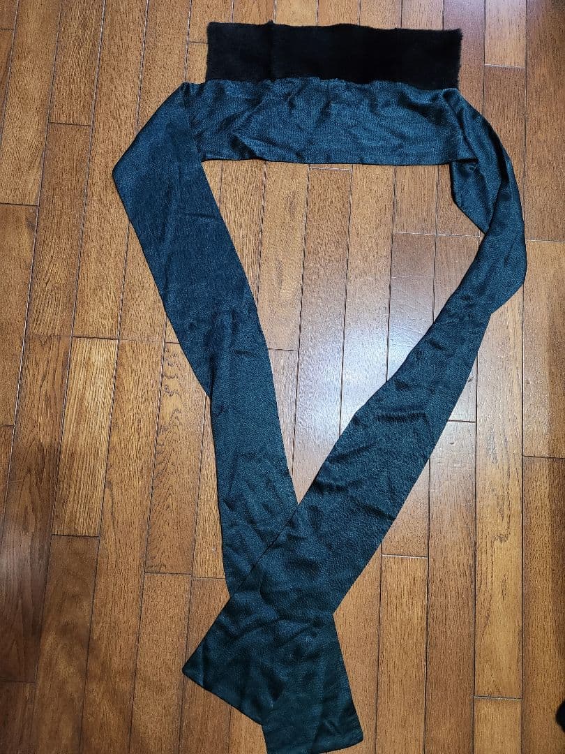 アンドゥムルメステール　ファー襟付きロングスカーフ 黒と緑　ショッパー付き！