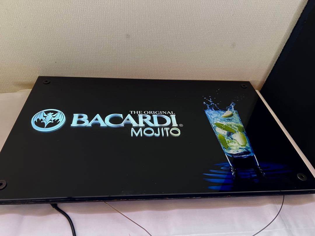 バカルディ　モヒート　ネオン看板