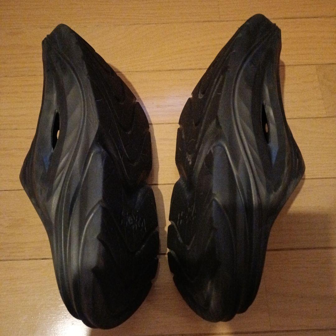 HOKA ブラック クロッグサンダル