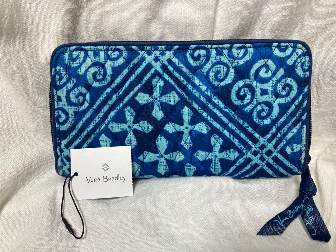 値下げしました 未使用品　Vera Bradley 幾何学模様 長財布 ネイビー