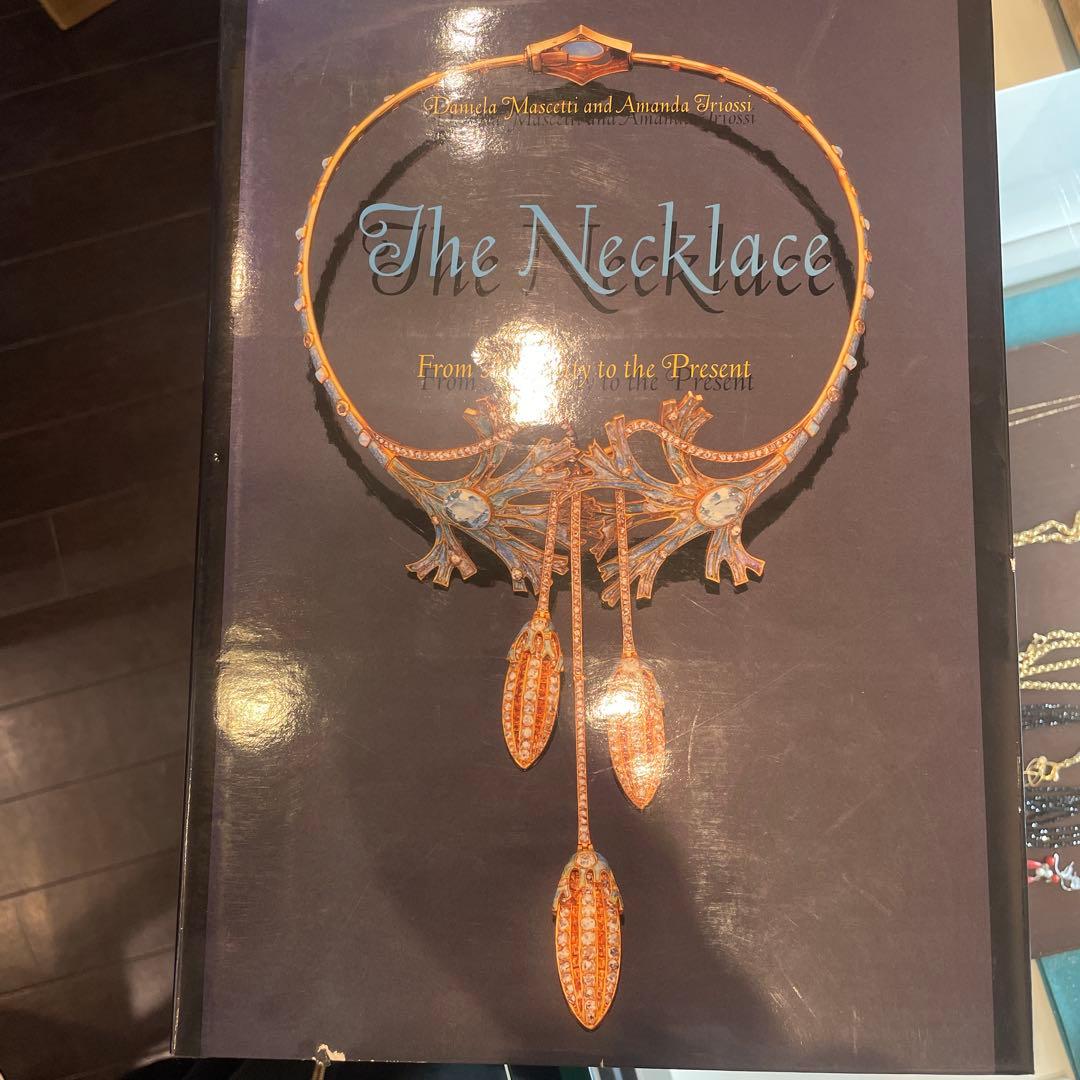 洋書 The Necklace: From Ancient to Present