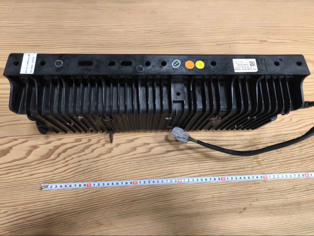 三菱ふそう 新型スーパーグレート 純正品LEDテールランプ 【右のみ】