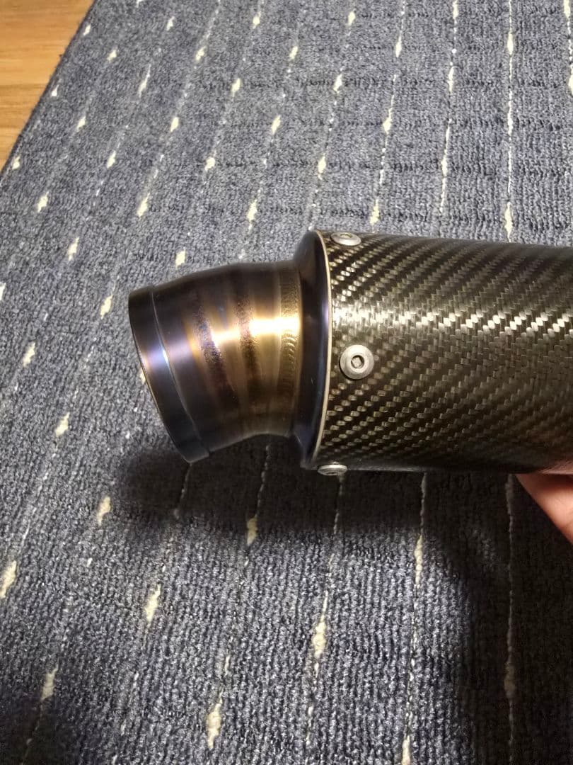 MAVERIK カーボンマフラー