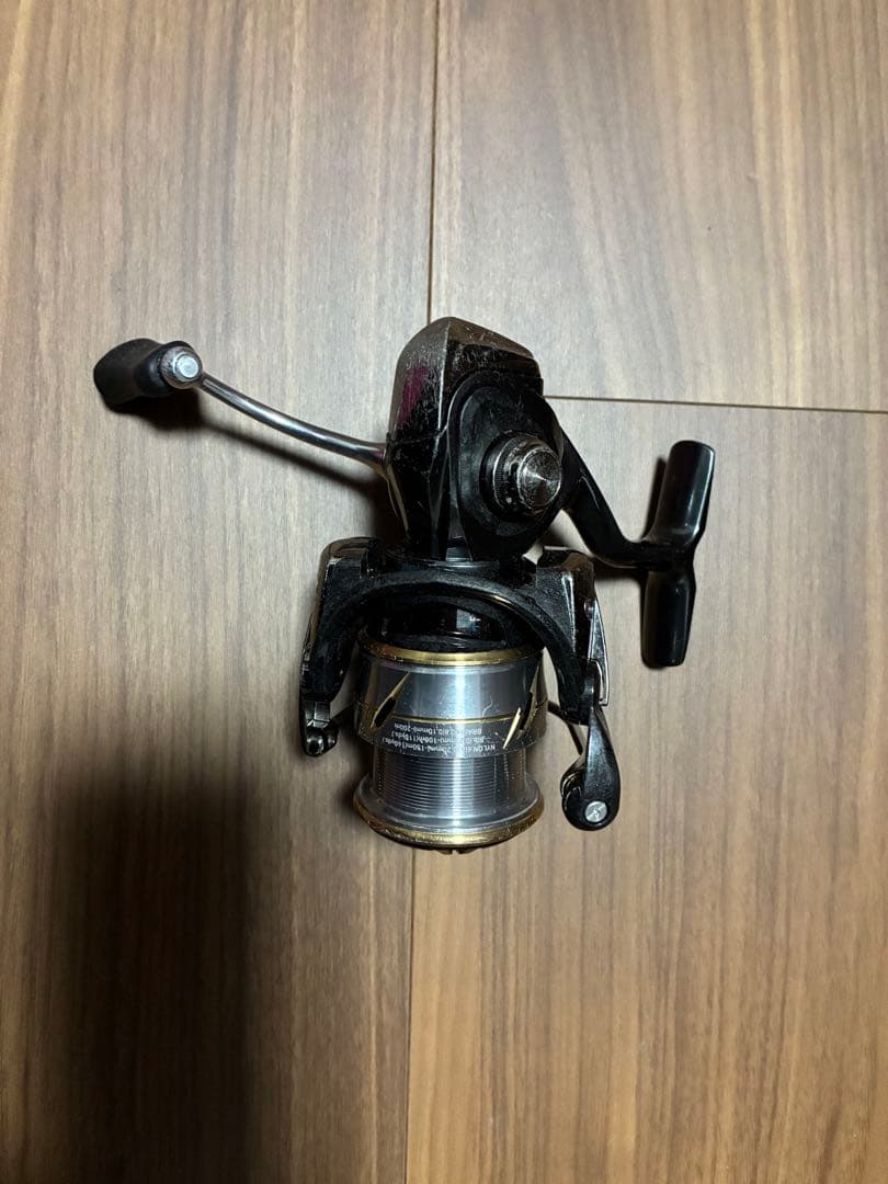 LUVIAS 2500 スピニングリール