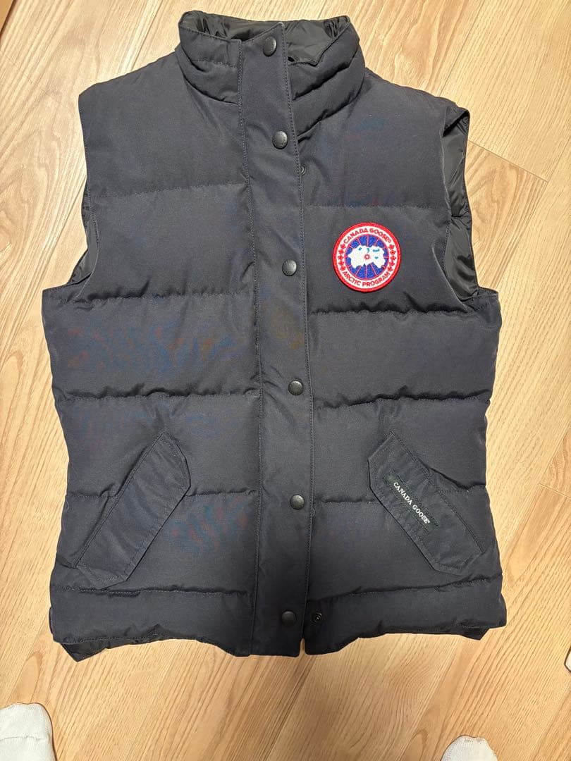 4*5様 カナダグース 黒 ダウンベスト
