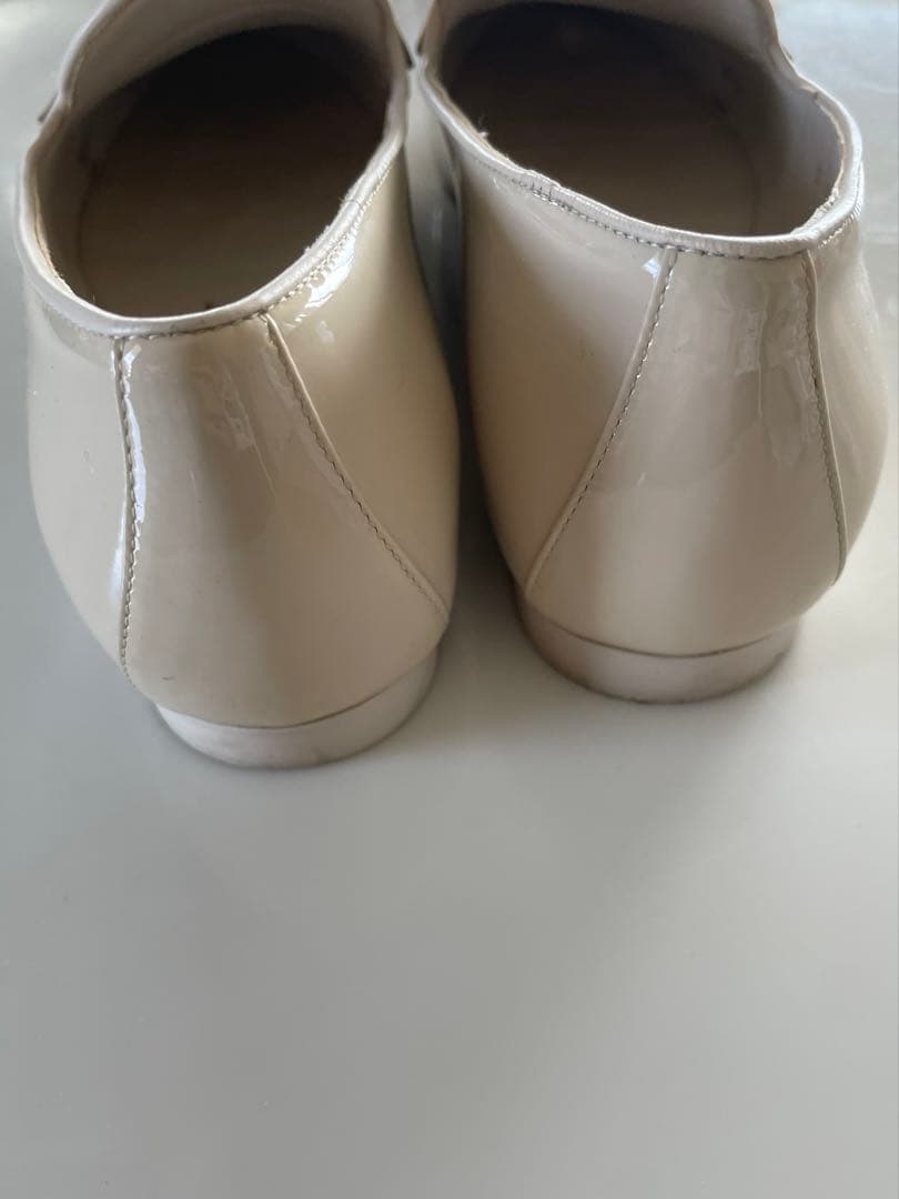 【極美品】Salvatore Ferragamoエナメルパンプス　22.5cm