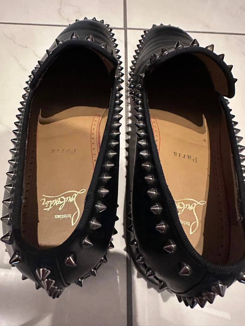 じぇねらりすと　クリスチャンルブタン 革靴　スタッズ