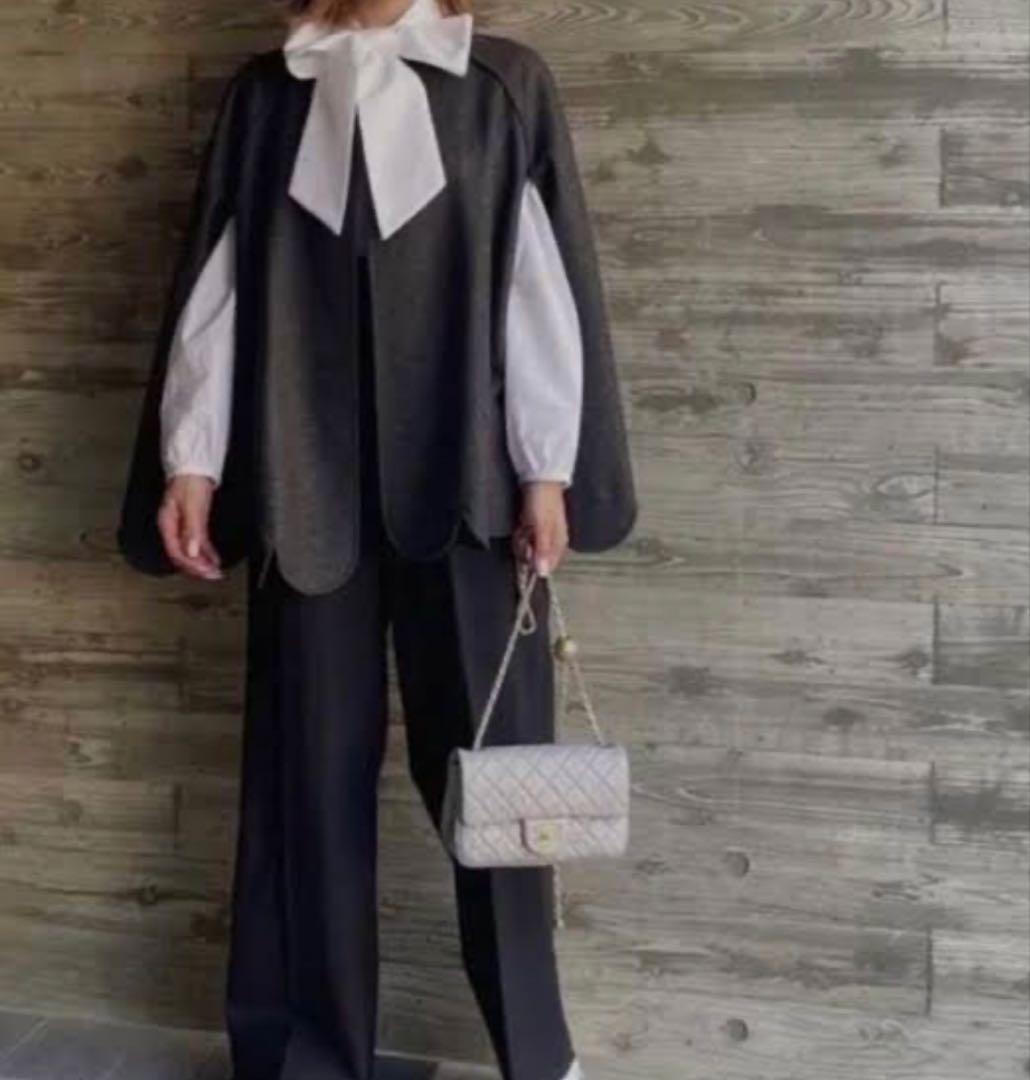 cygne スカラップケープ　グレー