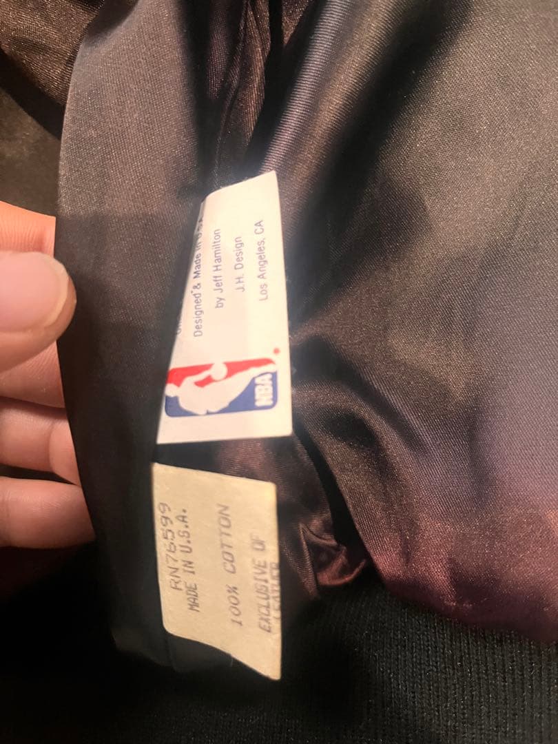 シカゴ・ブルズ スタジャン ブラック/レッド