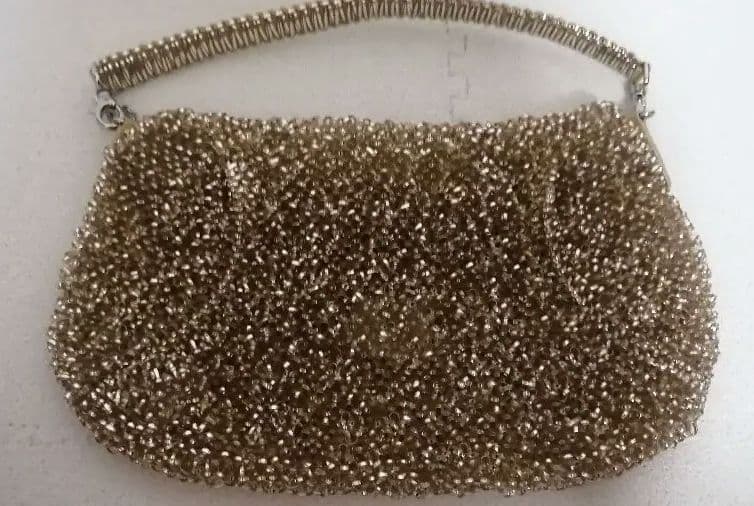 美品アンテプリマ　ゴールド パーティーバッグ