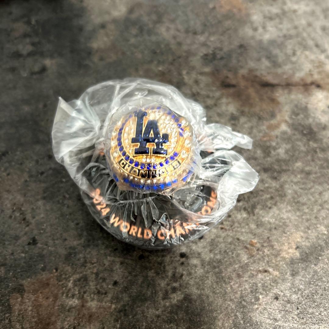 未開封 7/21限定配布　ドジャース　ワールドチャンピオンリング ヘルナンデス