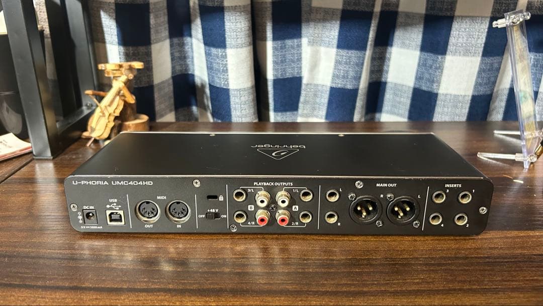 behringer UMC404HD オーディオインターフェイス