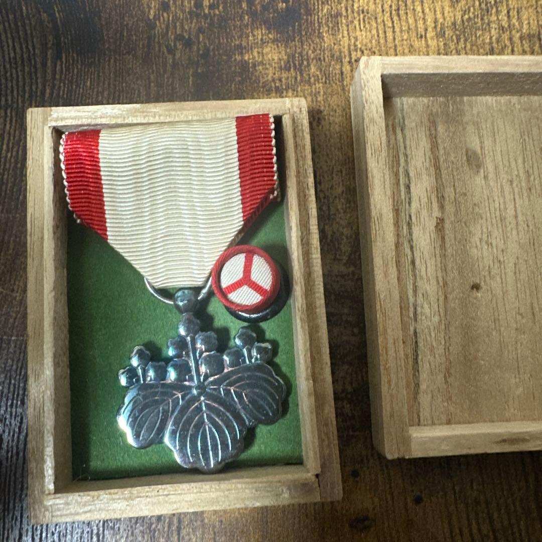 従軍記章　金鵄勲章　勲八等白色桐葉章 日本赤十字社メダル等7点