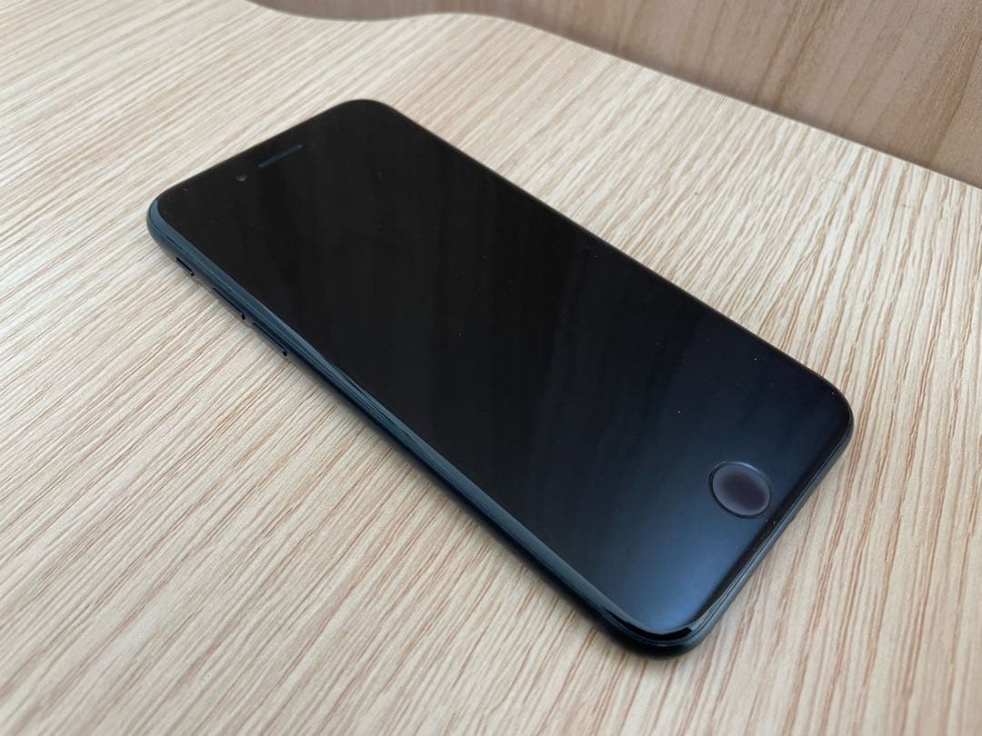 Apple iPhone SE 64GB SIMフリー MMYC3J/A