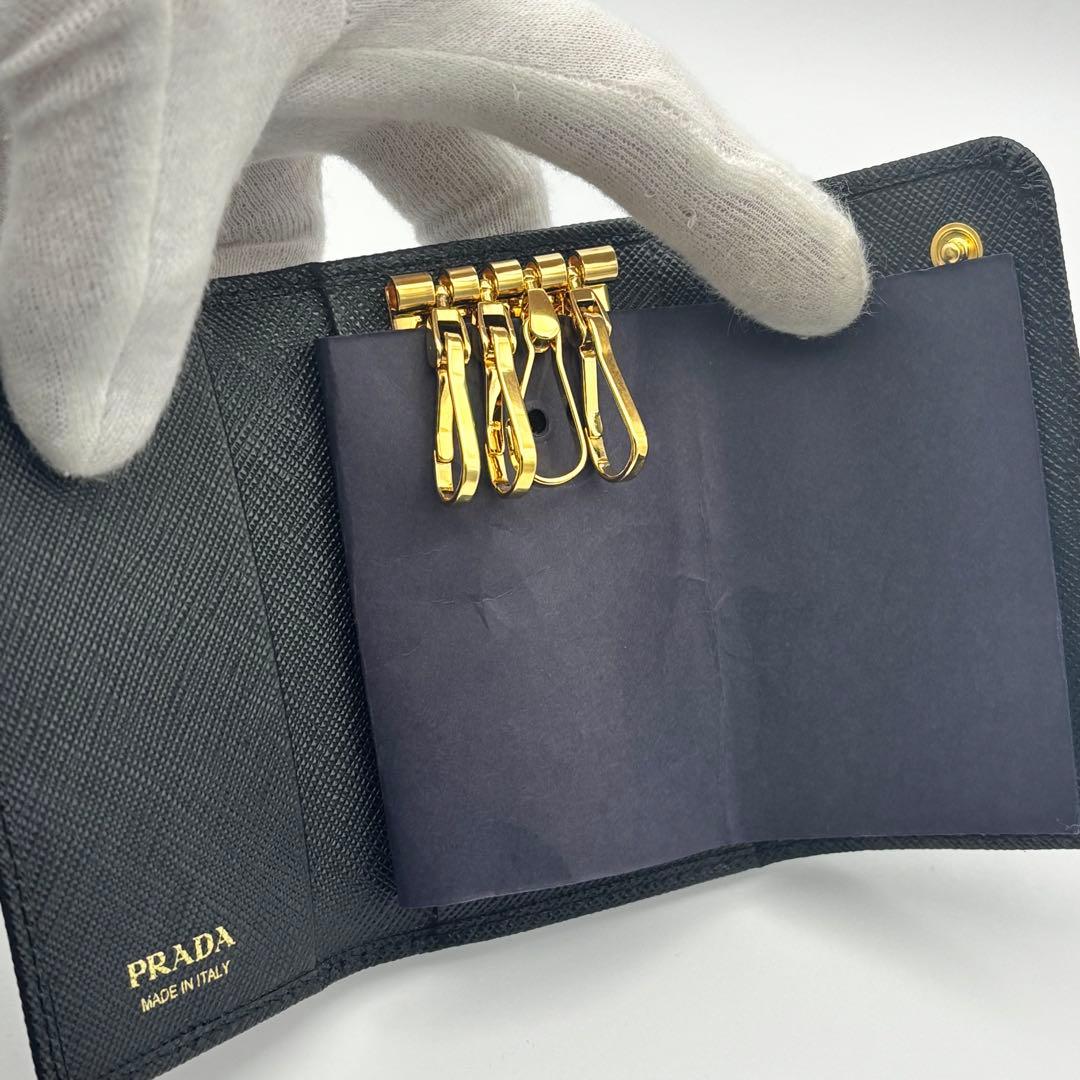 新品未使用✨付属品✨プラダ キーケース サフィアーノ レザー 黒