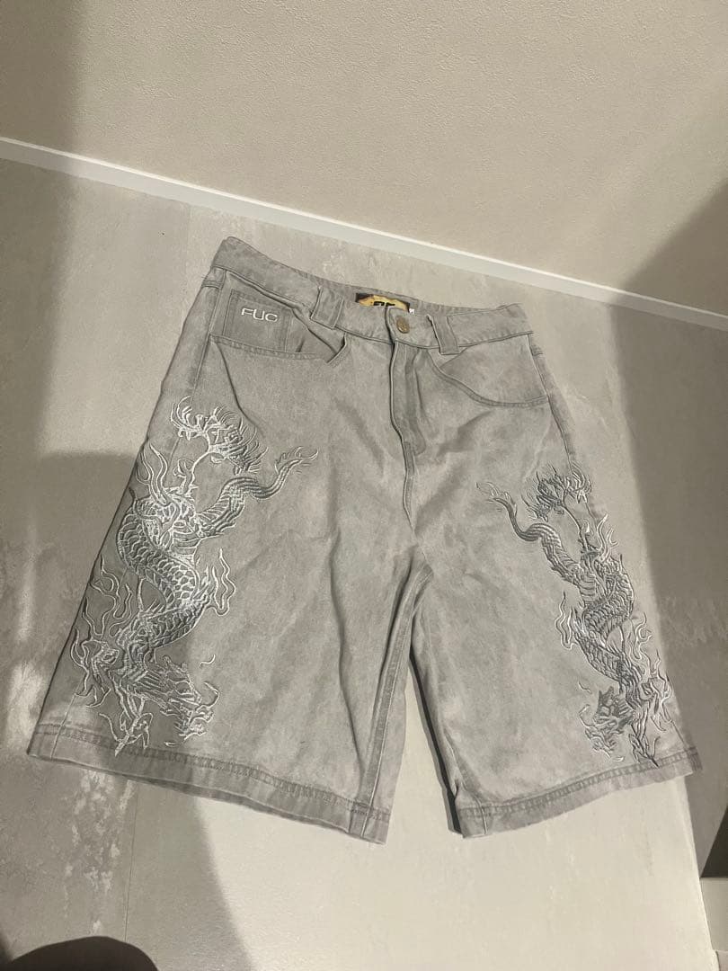 Fackupclothes fat fuc グレー 刺繍ショートパンツ