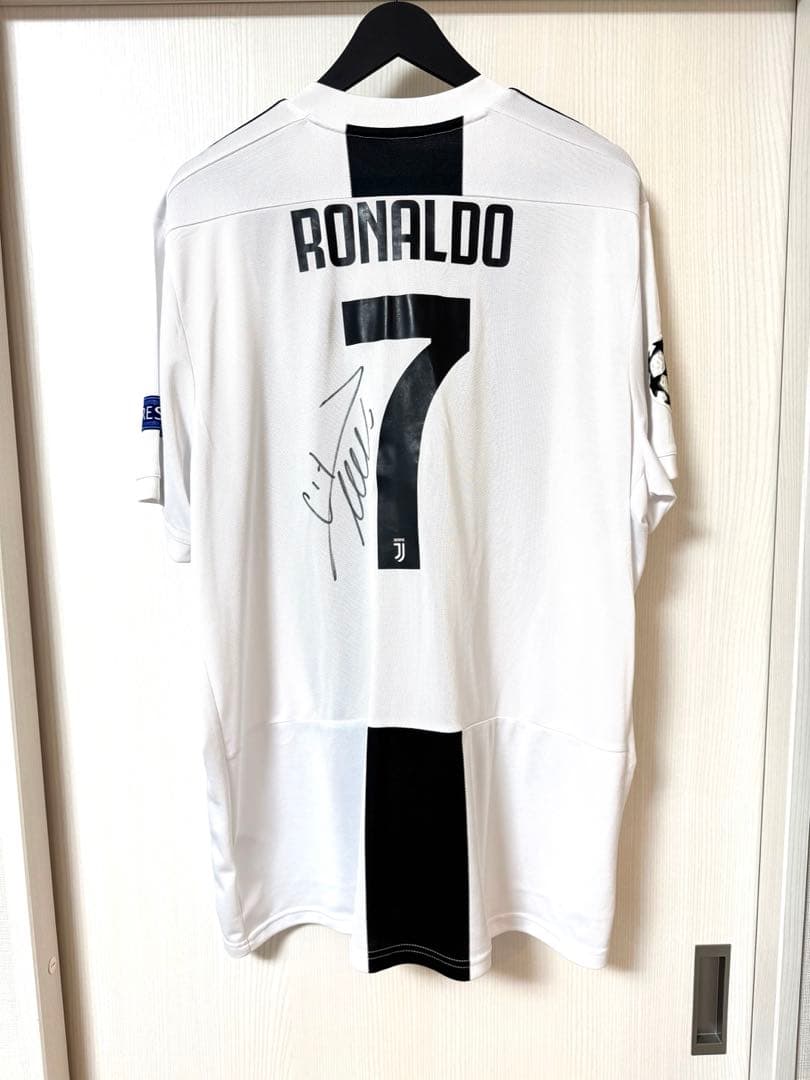 ☆Cロナウド　CR7 直筆サイン入りユニフォーム　アディダス　ユベントス