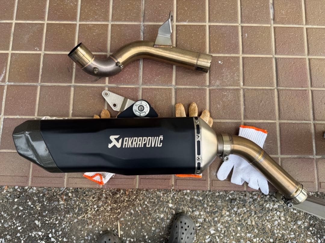  F750GS、F850GS用　マフラー　アクラポビッチス　AKRAPO