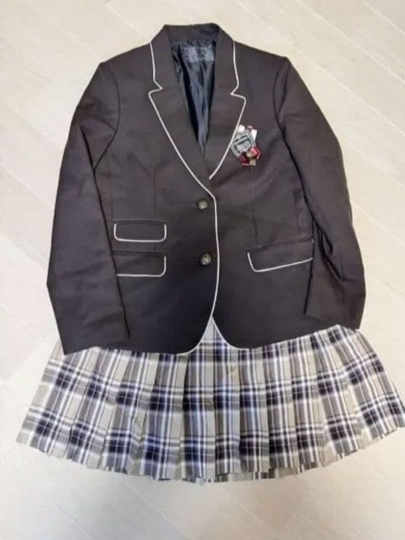 【D5】ダークブラウン ブレザーとチェックスカート