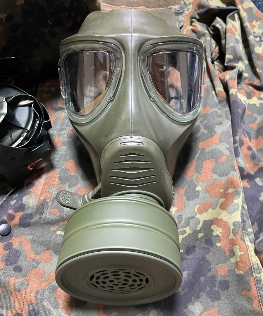 ドイツ連邦軍実物M2000ガスマスク セット