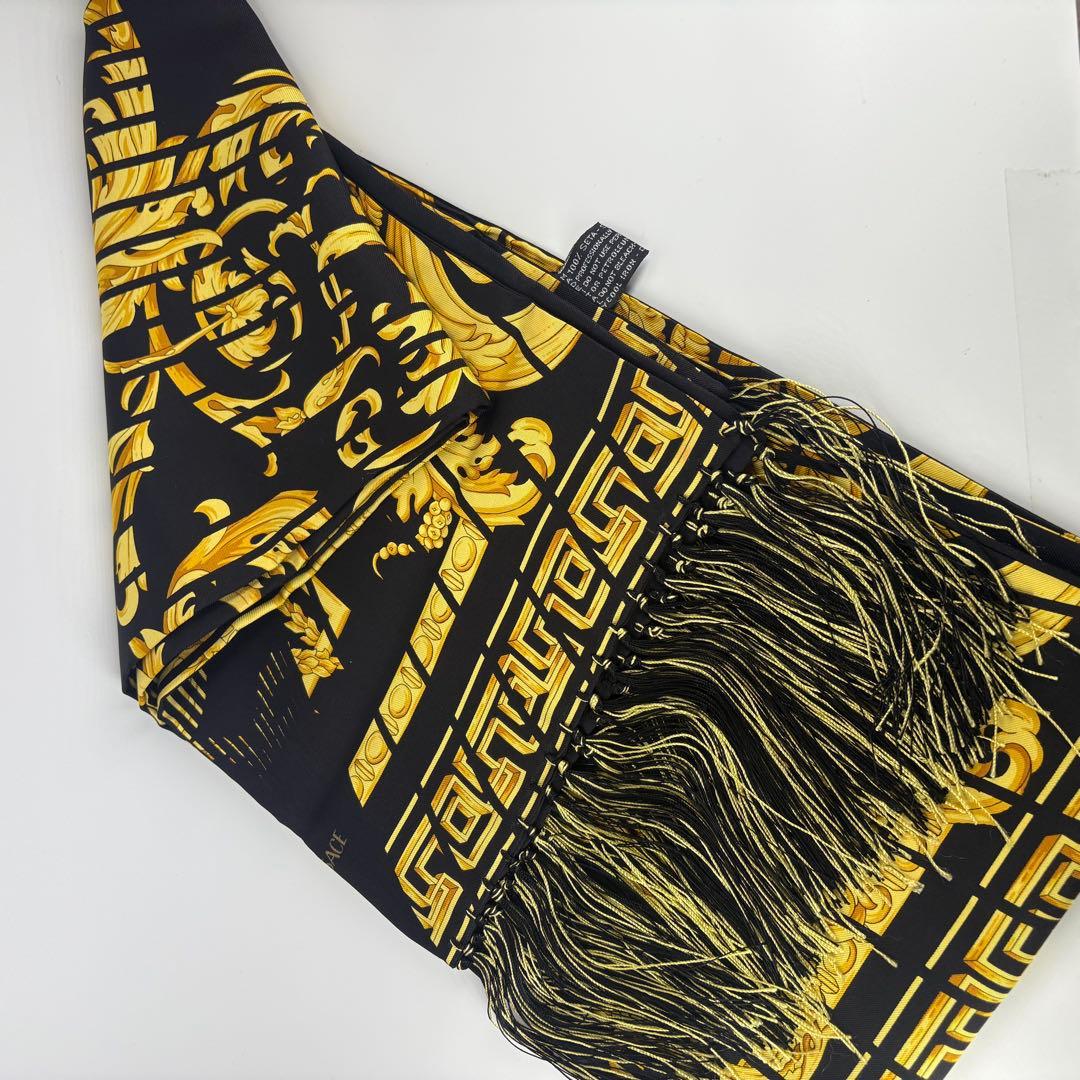 VERSACE フリンジショール シルク ブラック×ゴールド　男女兼用
