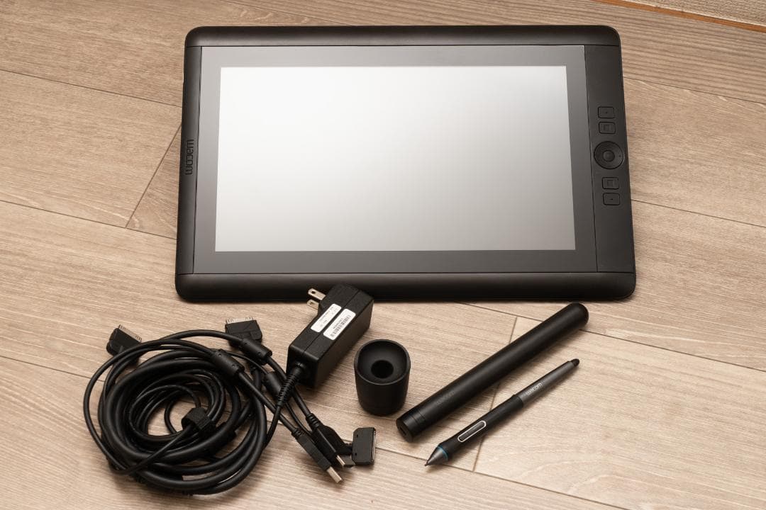 動作OK！Wacom 液晶ペンタブレットCintiq 13HD DTK-1301