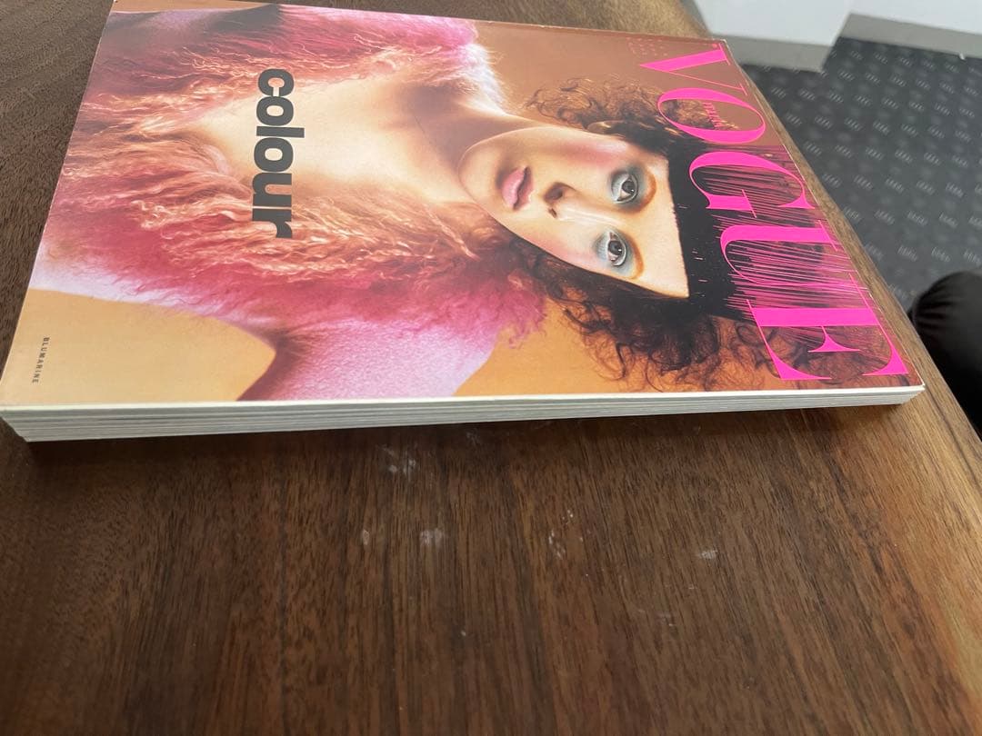 女性情報誌 Vogue Italia February 1999 colour issue