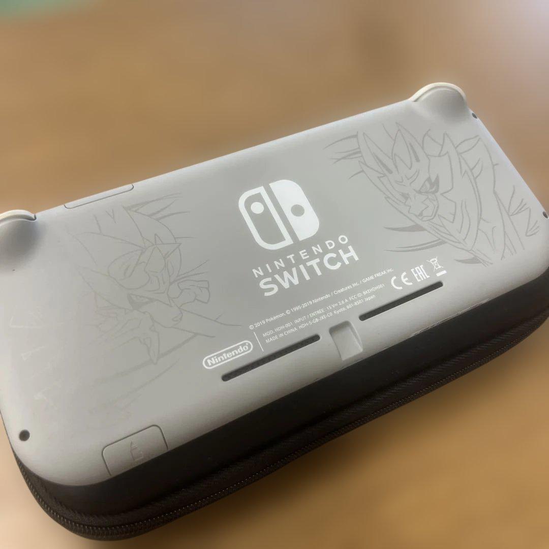 427 Nintendo Switch Lite ザシアンザマゼンタ　ケース付き