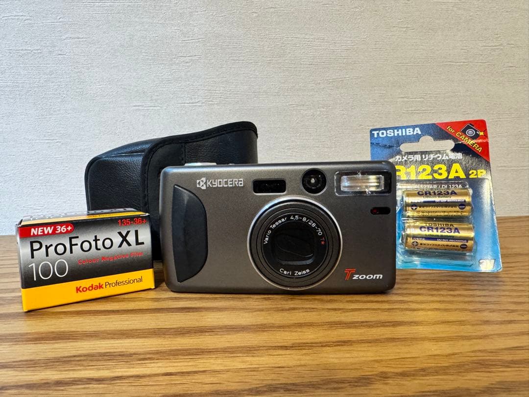 京セラ T zoom kyocera 電池・フィルムおまけ付き