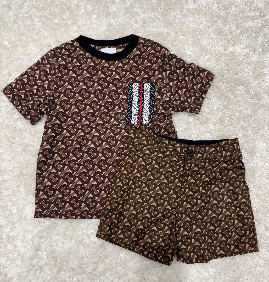 Burberry TB柄Tシャツとショートパンツ セット