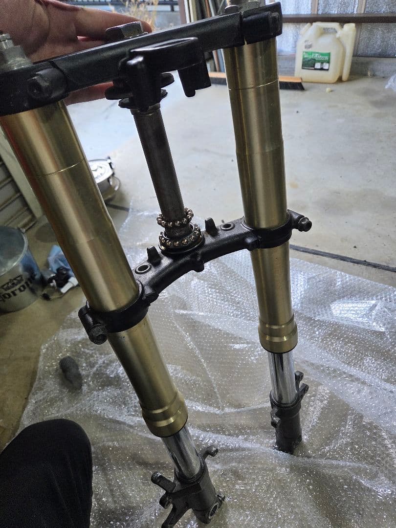 RVF400 フロントフォーク NSR250やCBR250RR流用等。NC35