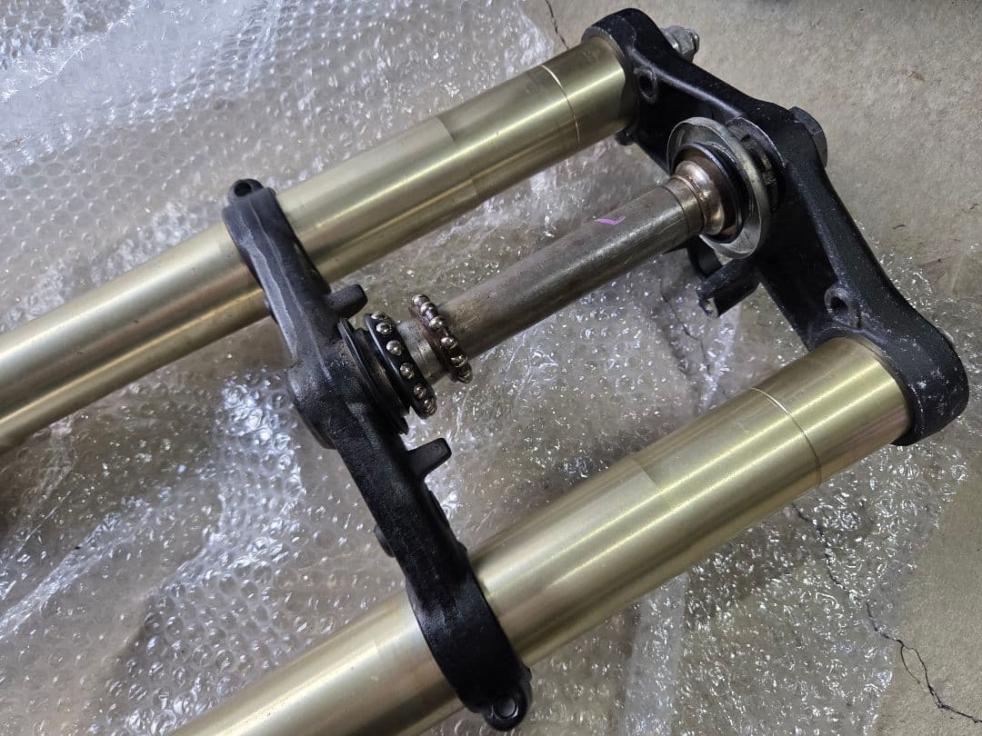 RVF400 フロントフォーク NSR250やCBR250RR流用等。NC35