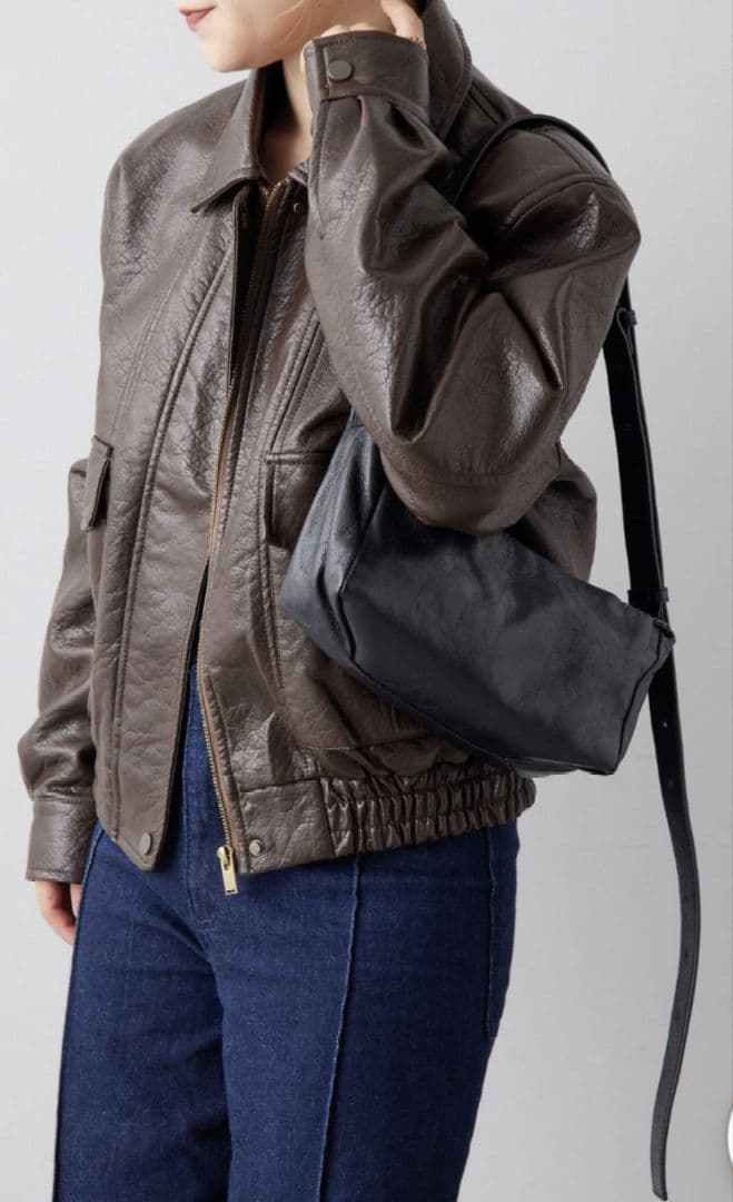 ear PAPILLONNER ボックスミニショルダーバッグ　ブラック