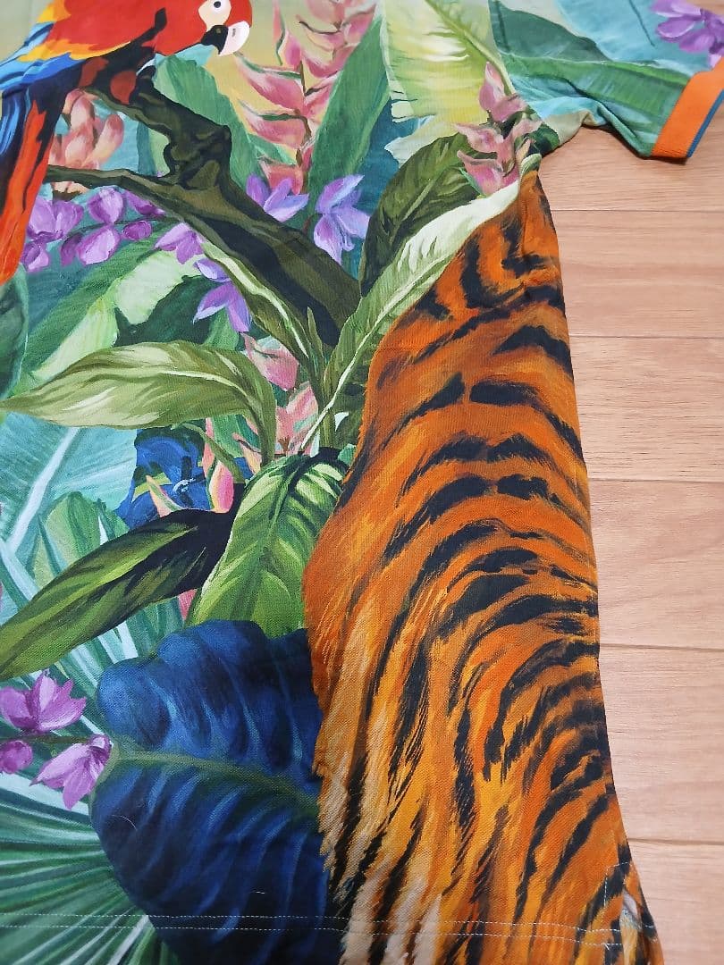 DOLCE&GABBANA　トラとオウムのプリントポロシャツ
