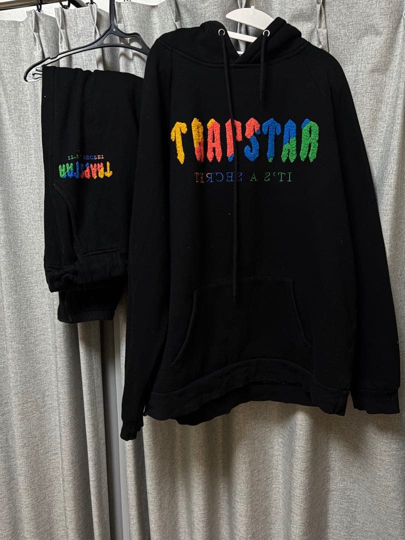 TRAPSTAR ブラック フーディー スウェットパンツ