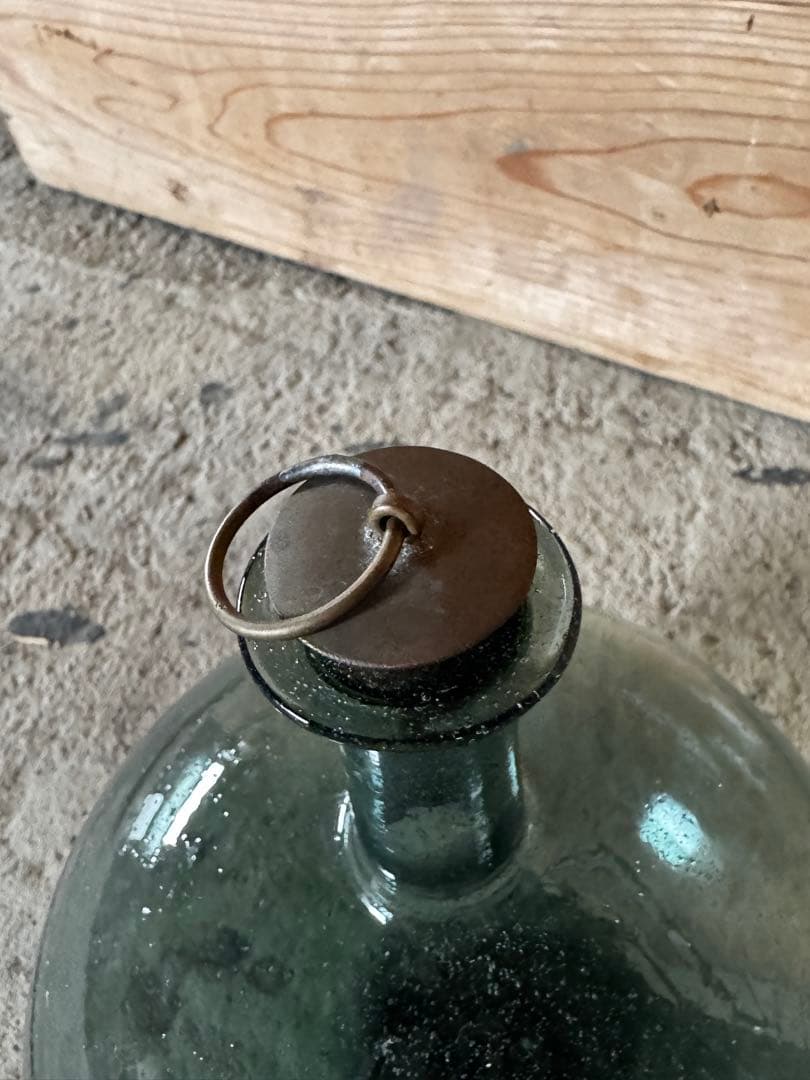 津田清和さん蓋丸酒瓶　真鍮コルク付き