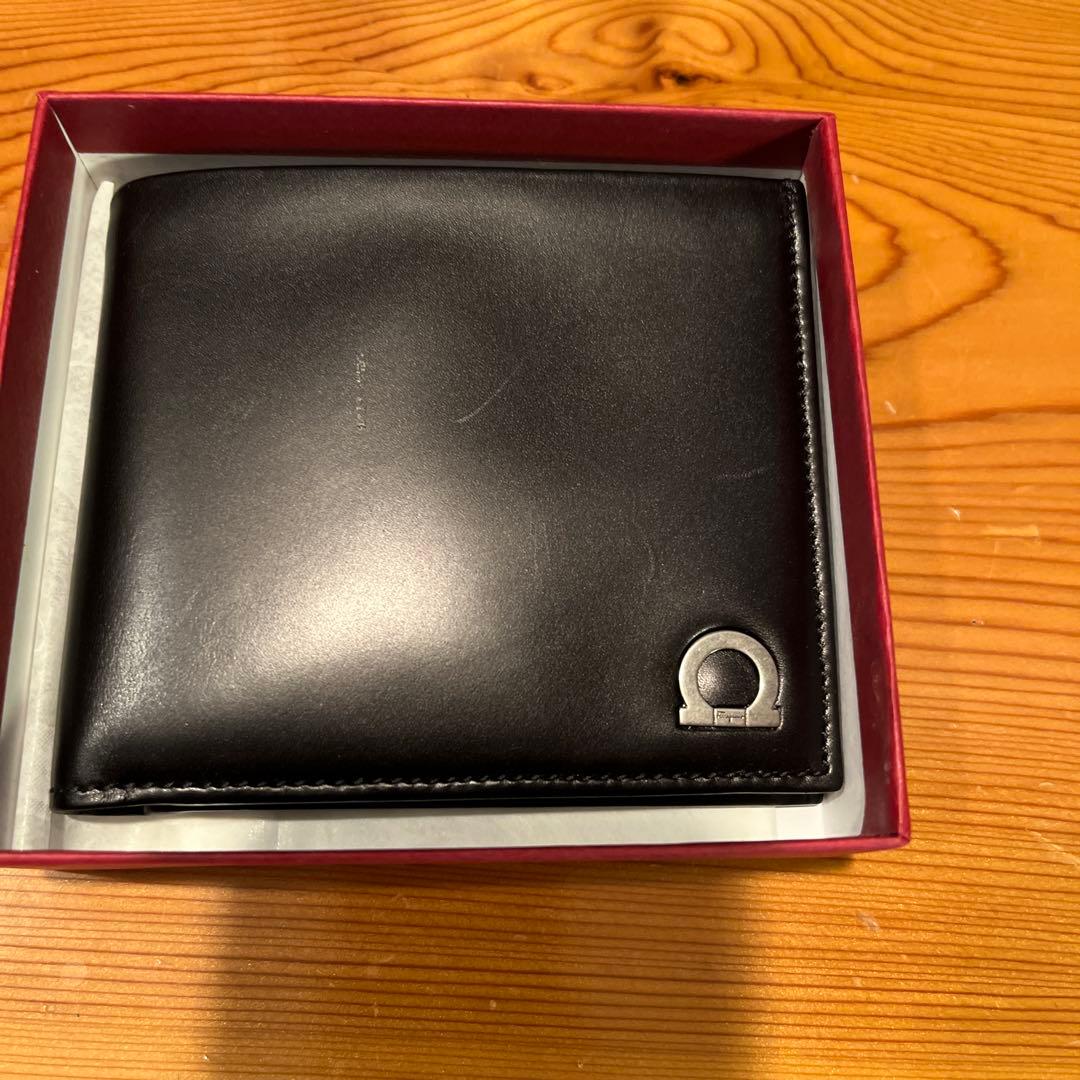 Salvatore Ferragamo ブラック 二つ折り財布